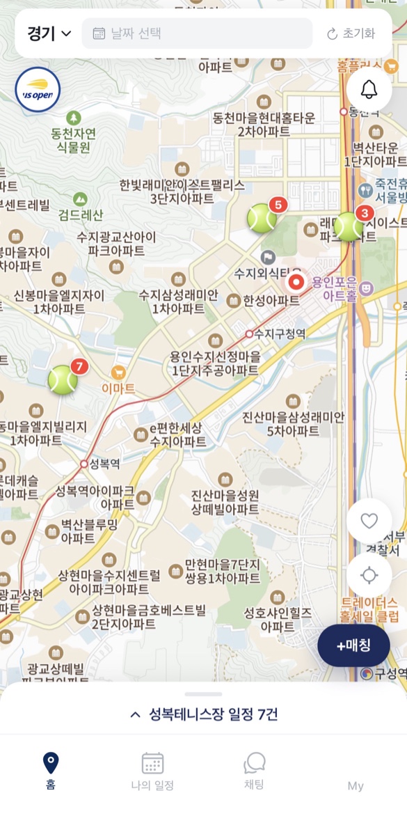 테니스맵 지도 화면. 코트 위 테니스공 아이콘에 모집 중인 일정 수가 표시되어 있다.